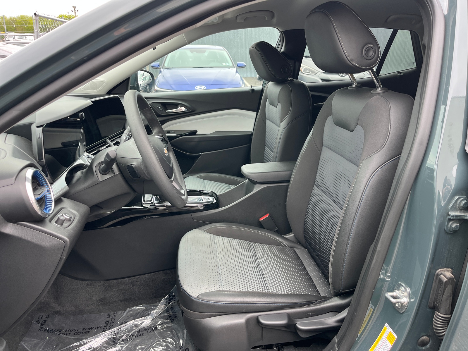 Thumbnail: 2025 Chevrolet Trax - 2