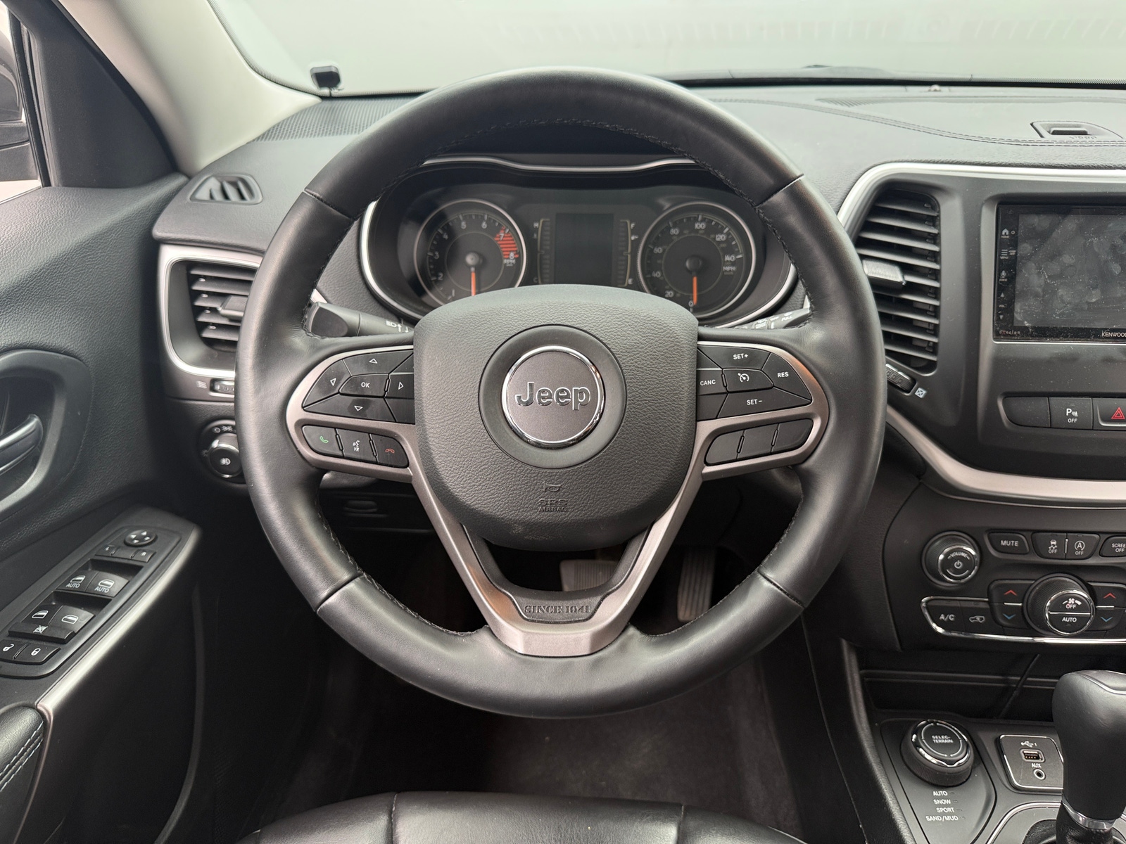 Thumbnail: 2020 Jeep Cherokee - 5