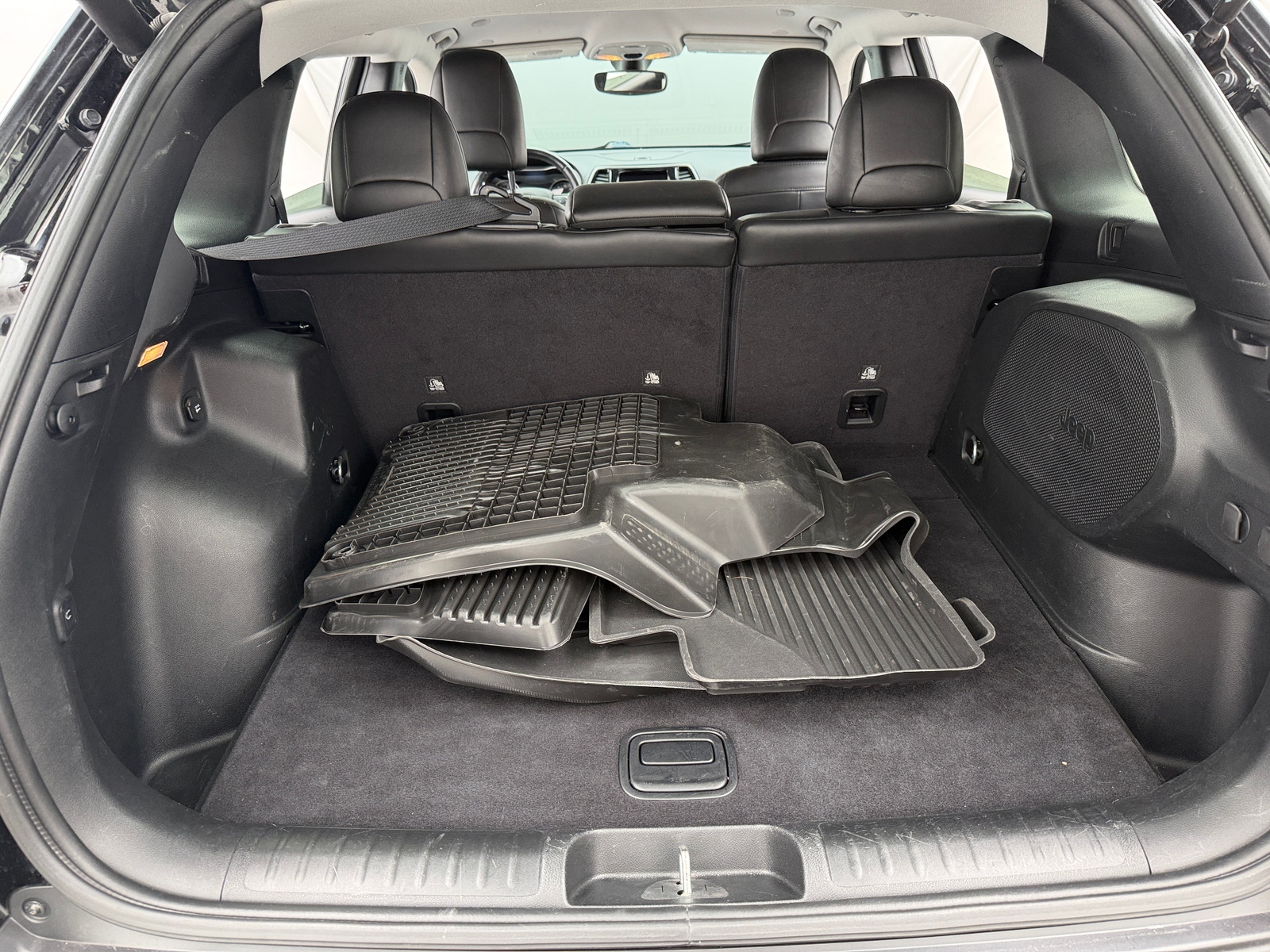 Thumbnail: 2020 Jeep Cherokee - 6