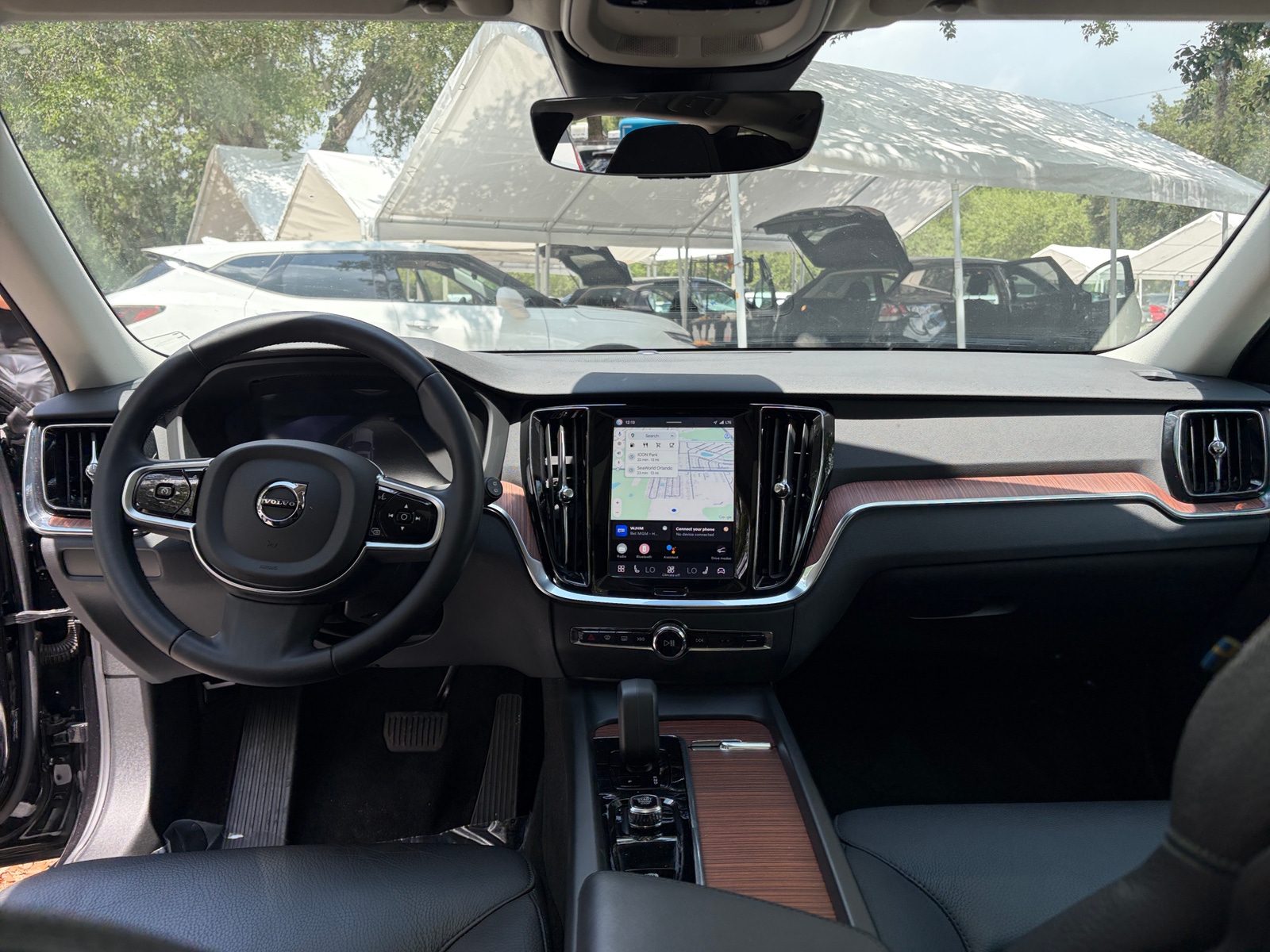 Thumbnail: 2025 Volvo V60 - 2