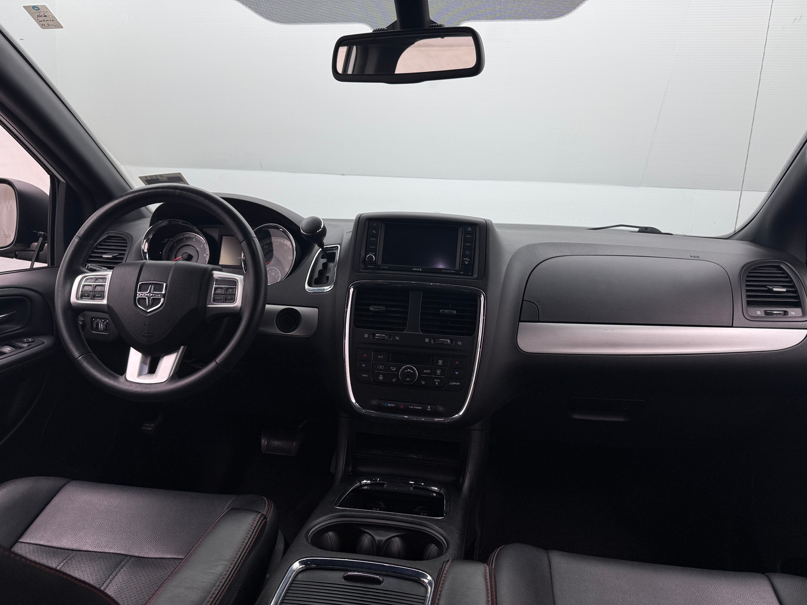 Thumbnail: 2019 Dodge Grand Caravan - 2