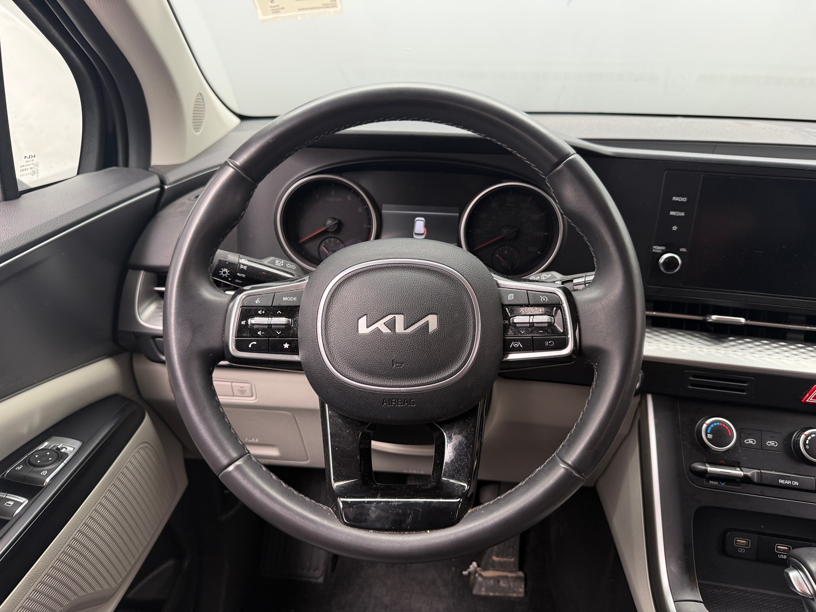 Thumbnail: 2024 Kia Carnival - 4