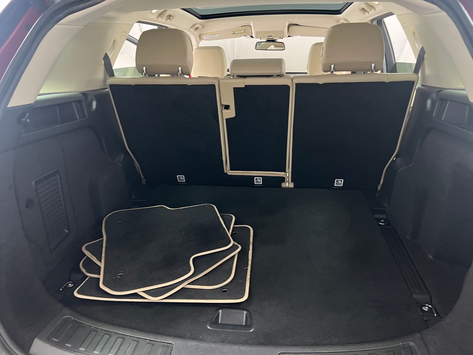 Thumbnail: 2019 Land Rover Discovery Sport - 6