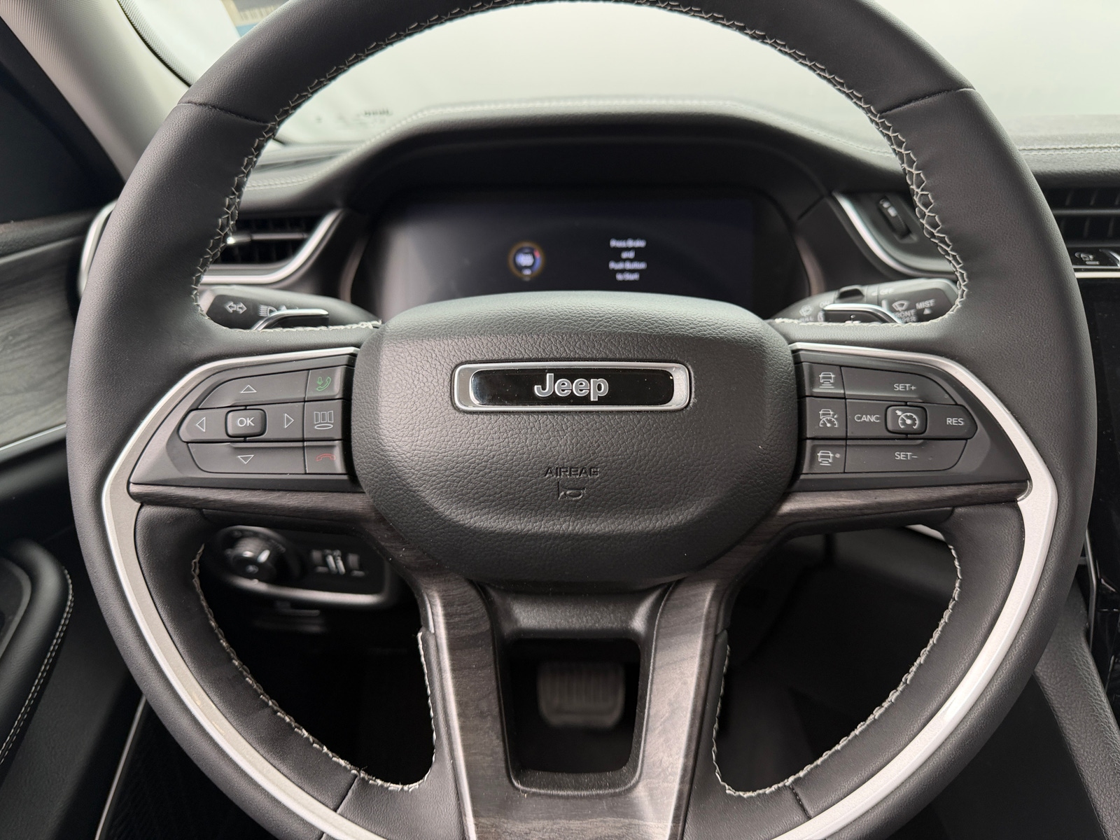 Thumbnail: 2023 Jeep Grand Cherokee - 4