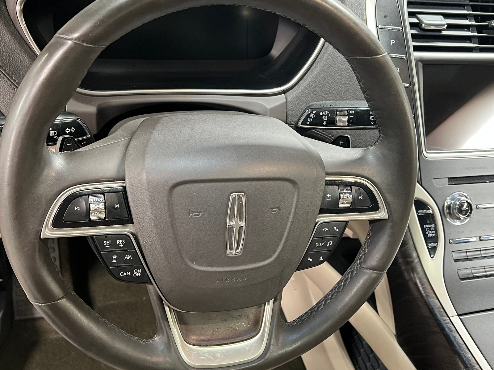 Thumbnail: 2020 Lincoln Nautilus - 4