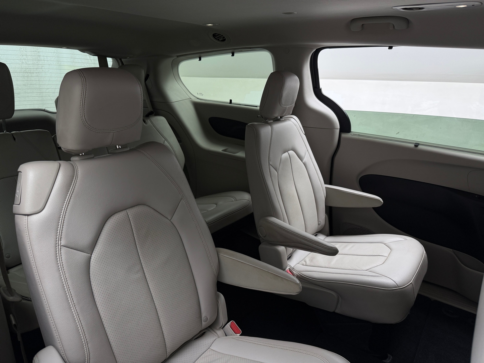 Thumbnail: 2021 Chrysler Pacifica - 5