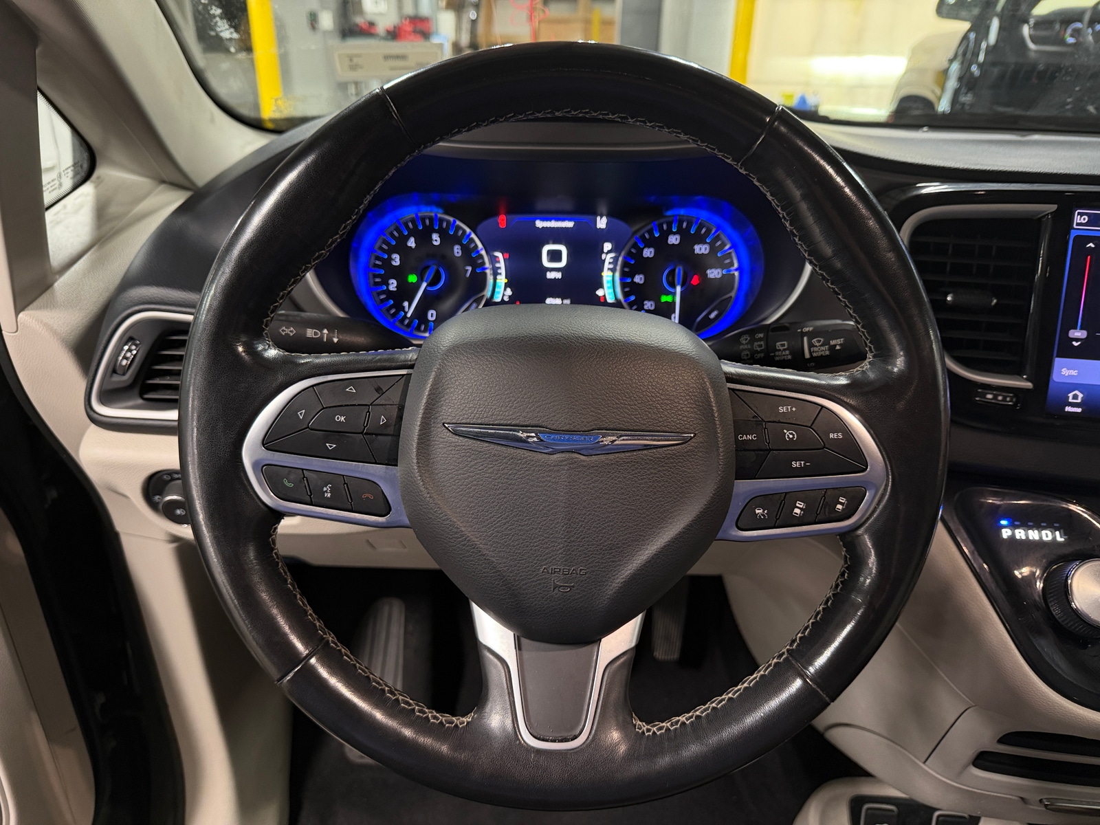 Thumbnail: 2021 Chrysler Pacifica - 4