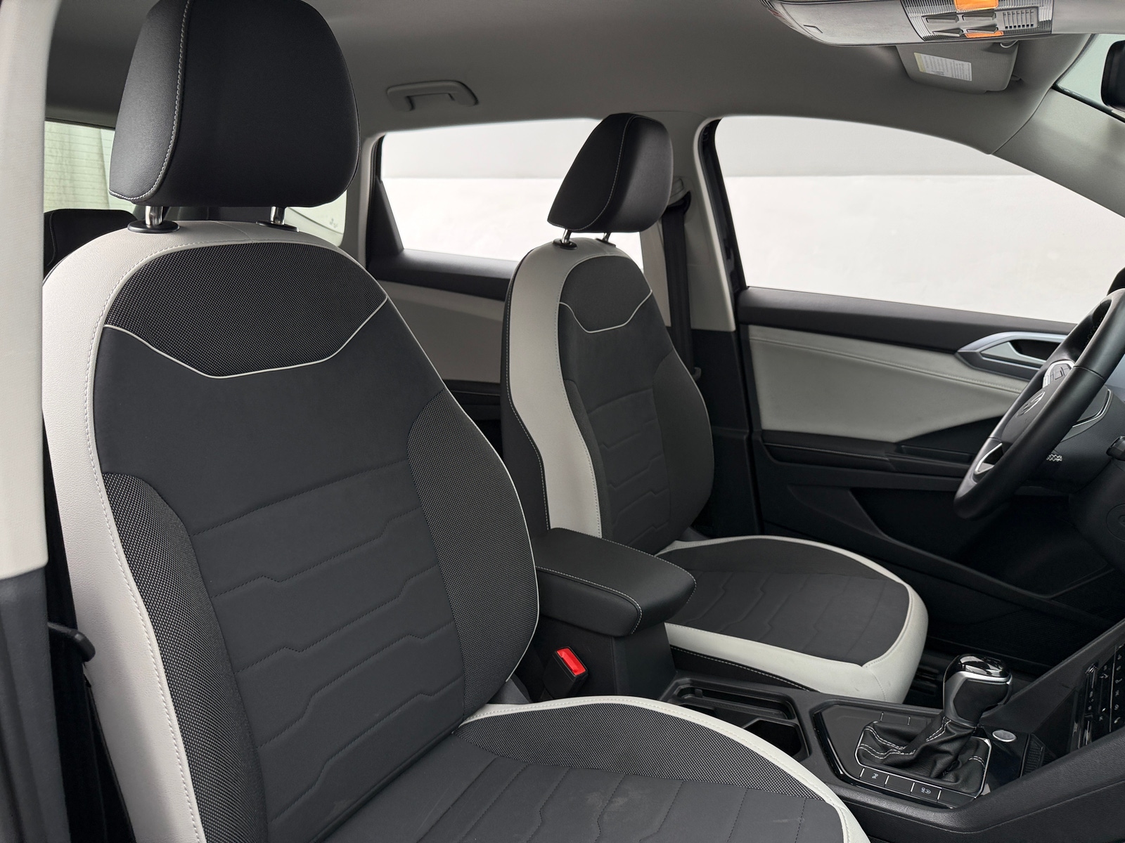 Thumbnail: 2025 Volkswagen Taos - 2