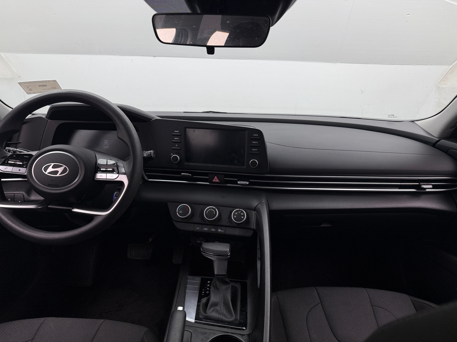 Thumbnail: 2024 Hyundai Elantra - 3