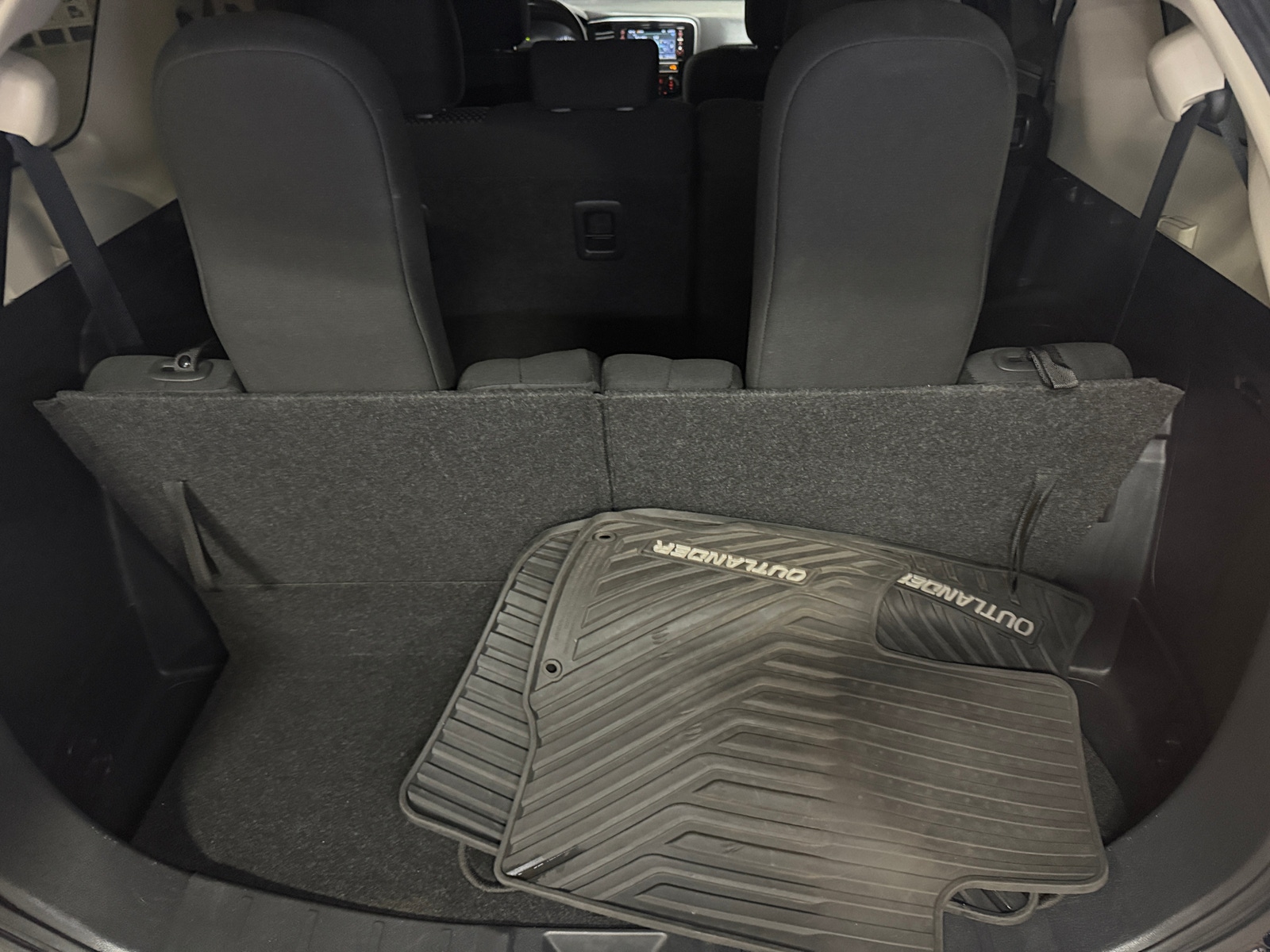 Thumbnail: 2019 Mitsubishi Outlander - 7