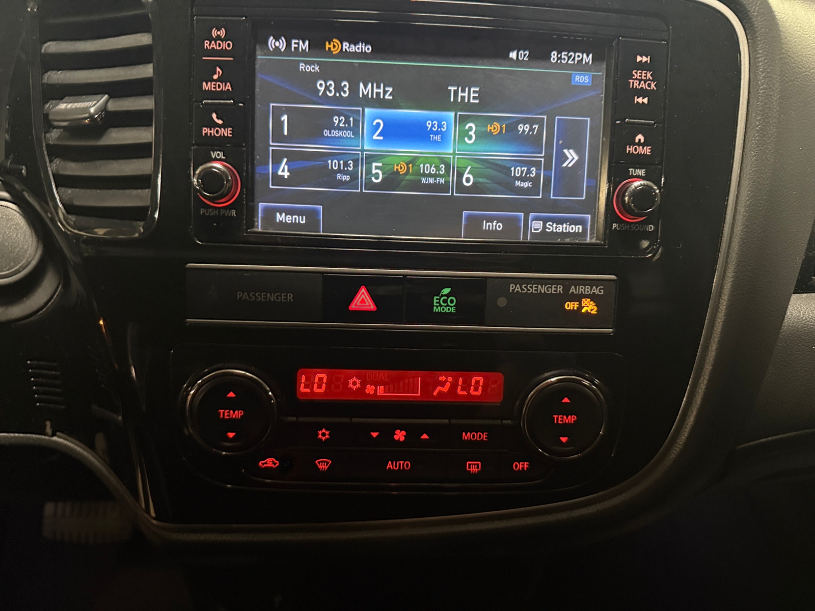 Thumbnail: 2019 Mitsubishi Outlander - 4