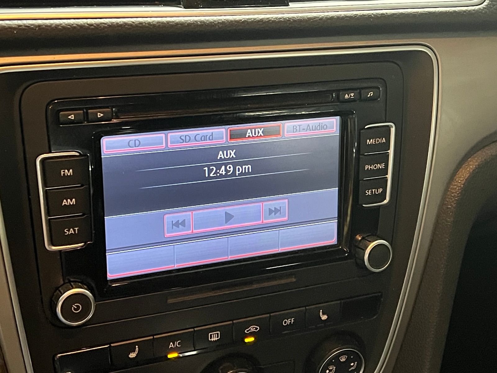 Thumbnail: 2015 Volkswagen Passat - 4