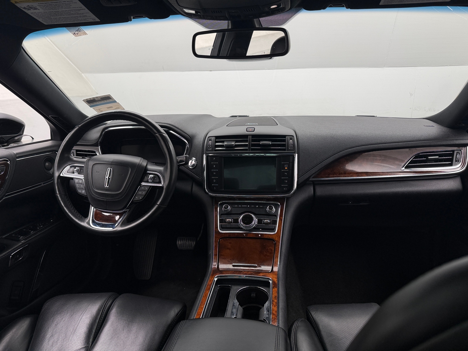 Thumbnail: 2019 Lincoln Continental - 2