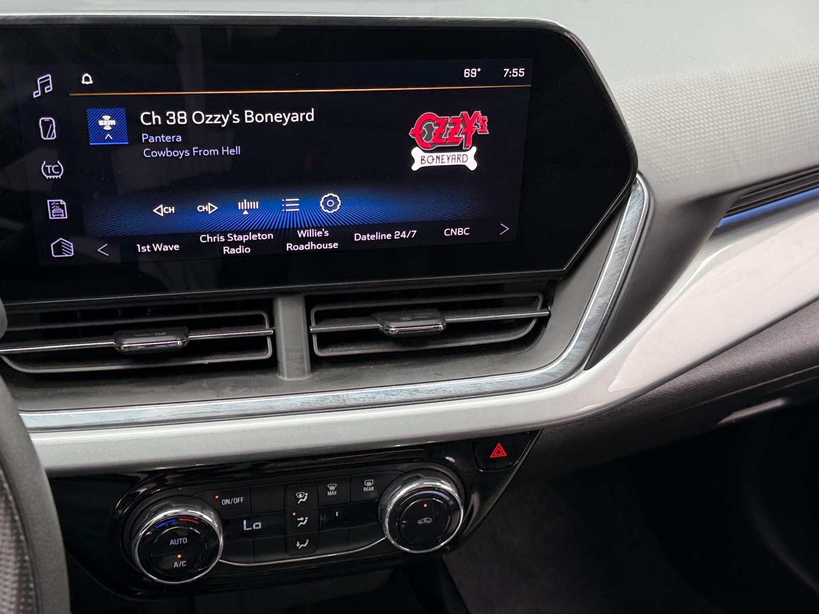 Thumbnail: 2025 Chevrolet Trax - 4