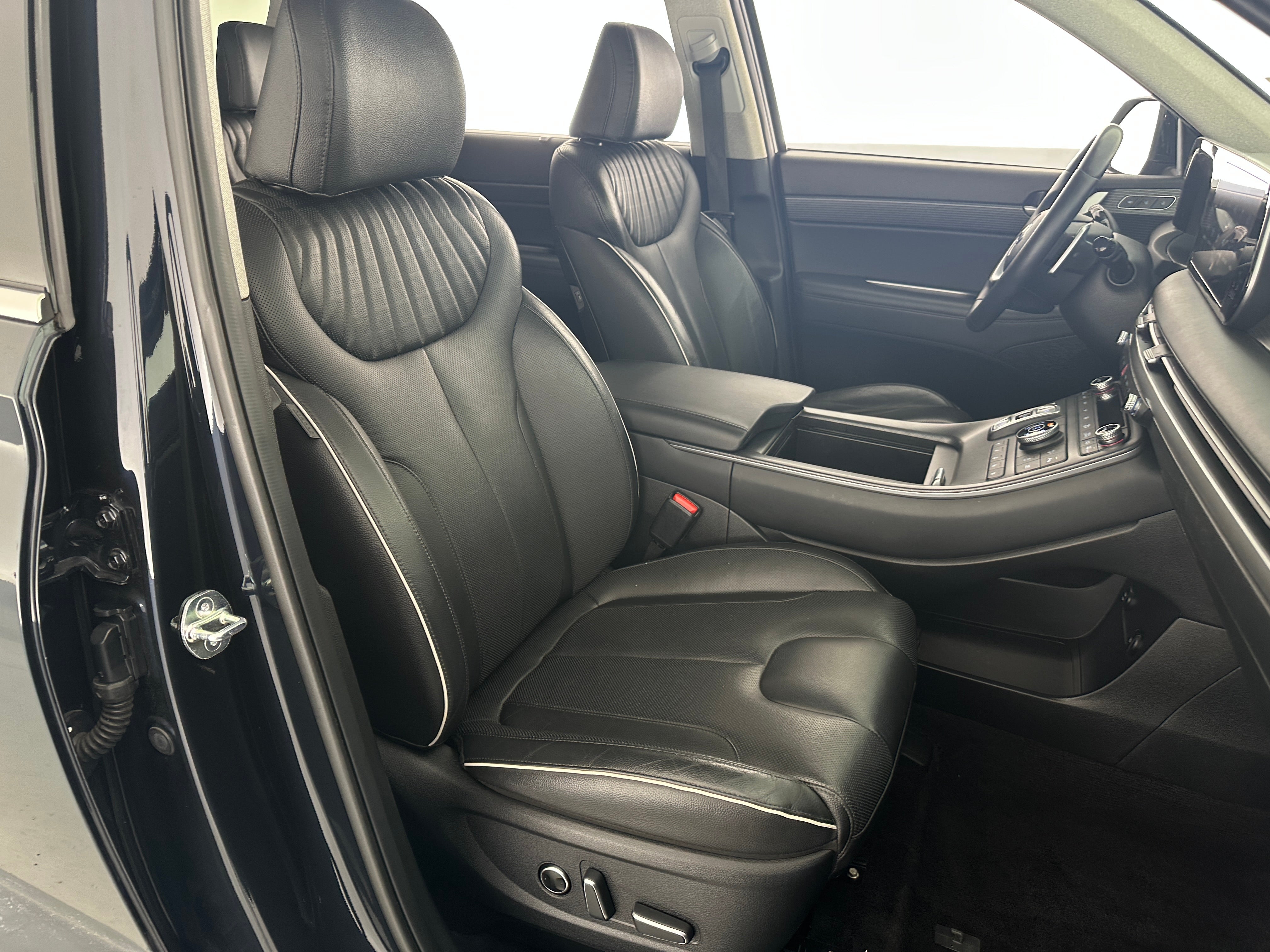 2023 Hyundai Palisade Limited - Photo 2
