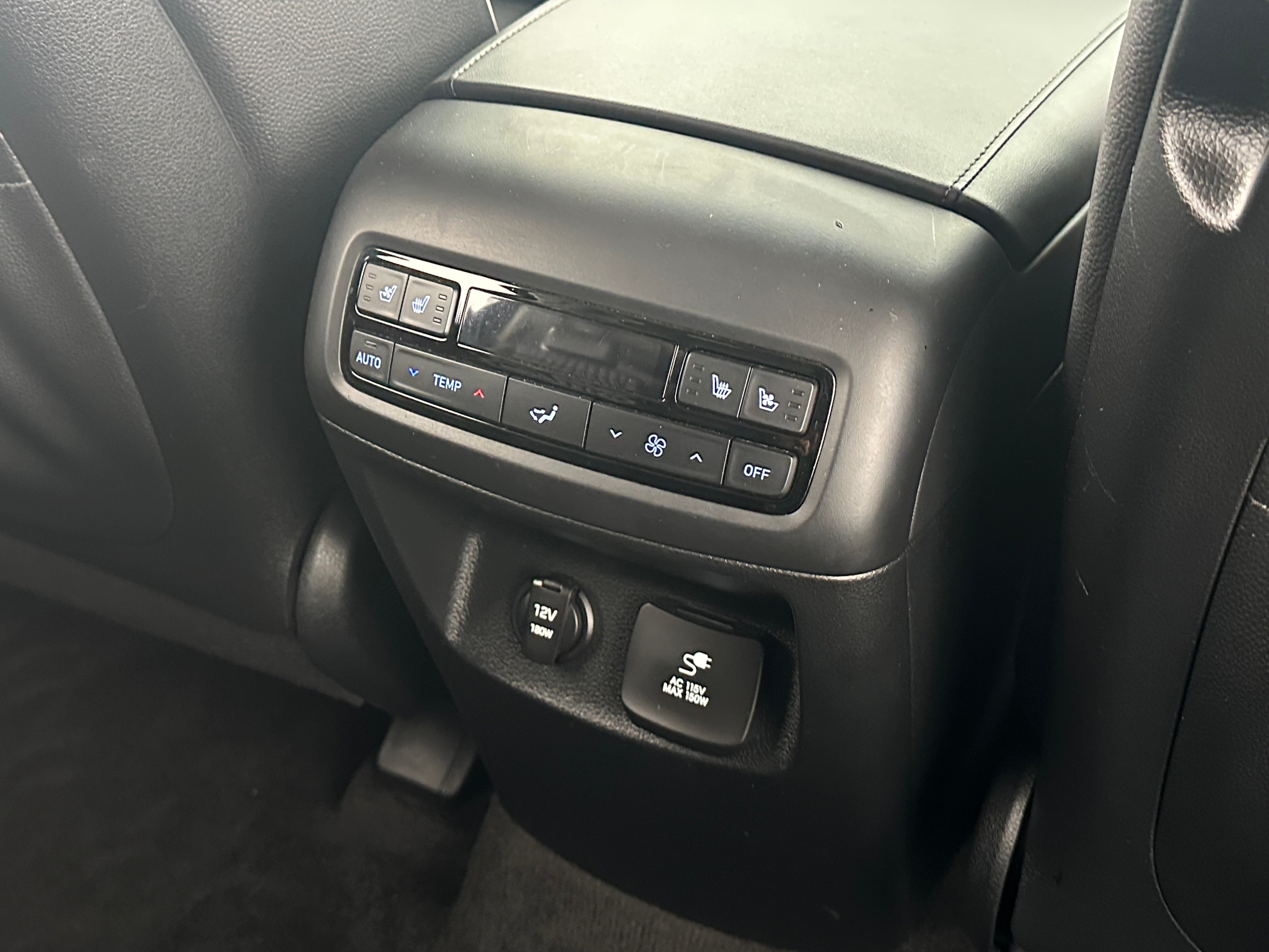 2023 Hyundai Palisade Limited - Photo 3