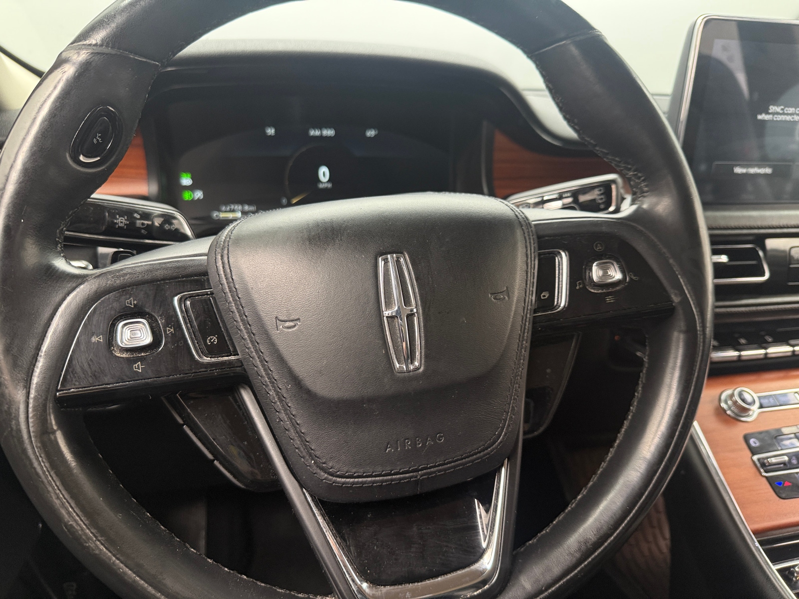 Thumbnail: 2020 Lincoln Aviator - 4