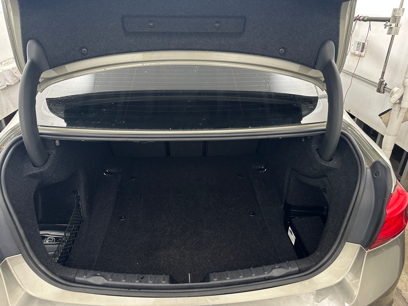 Thumbnail: 2017 BMW 3 Series - 6