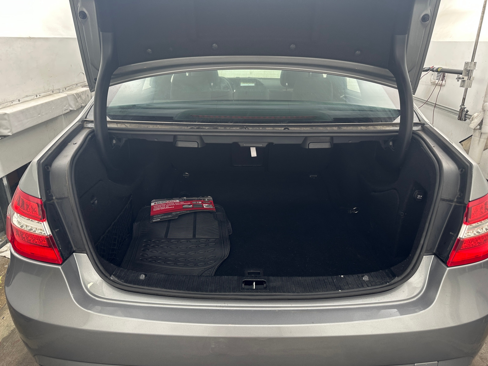 Thumbnail: 2011 Mercedes-Benz E-Class - 6