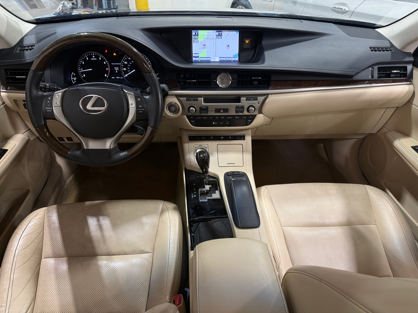 Thumbnail: 2014 Lexus ES - 2