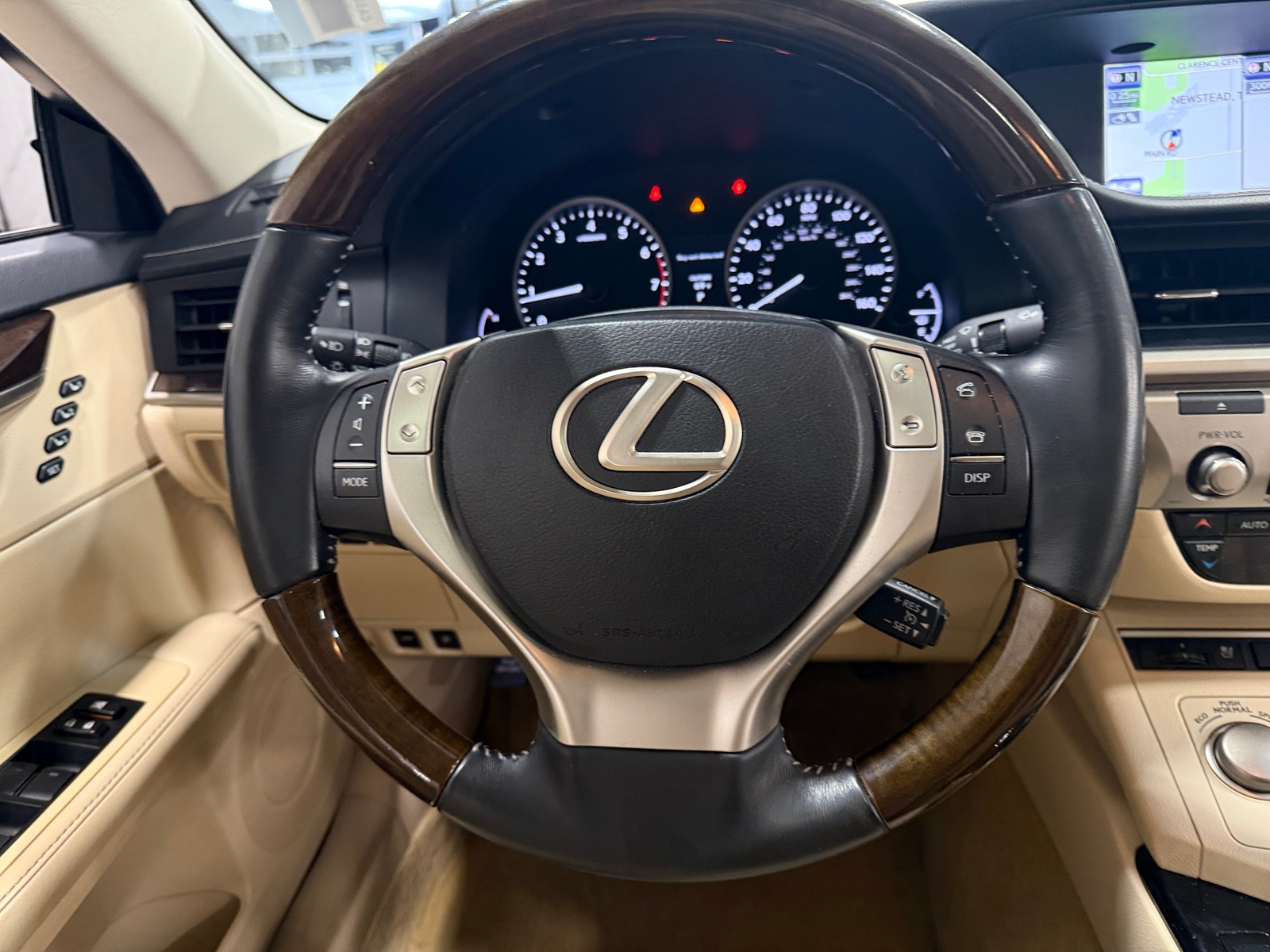 Thumbnail: 2014 Lexus ES - 4