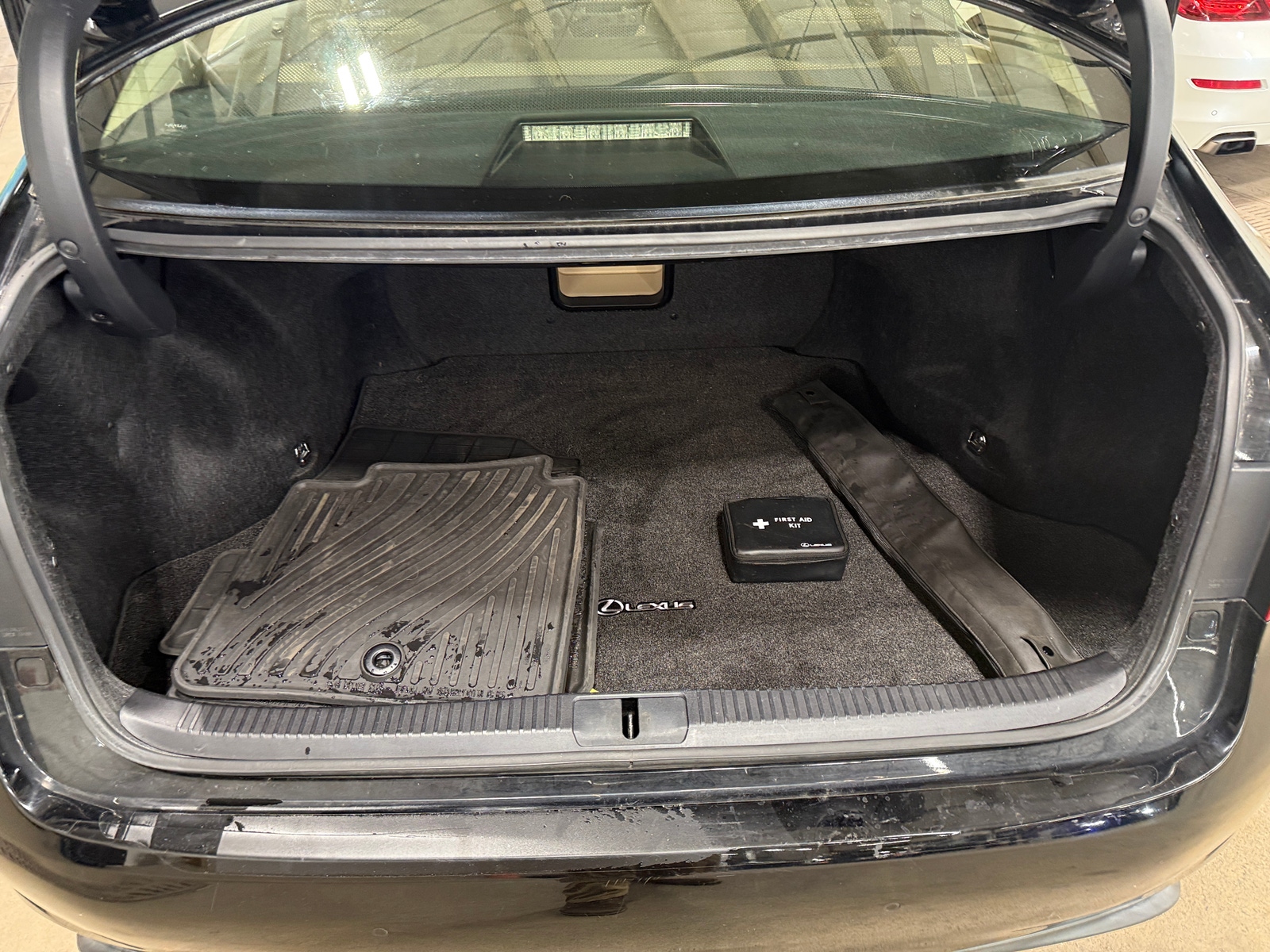 Thumbnail: 2014 Lexus ES - 6