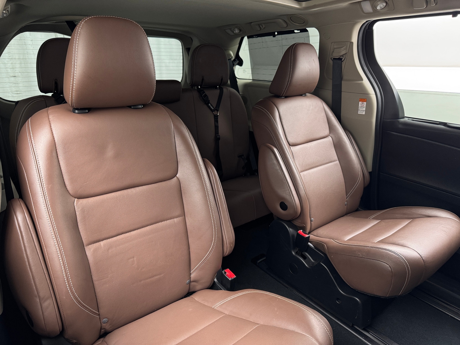 Thumbnail: 2020 Toyota Sienna - 5