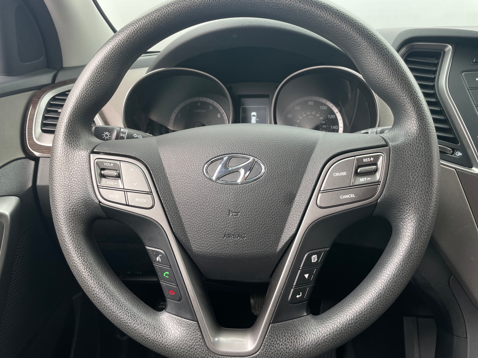 Thumbnail: 2018 Hyundai Santa Fe - 5