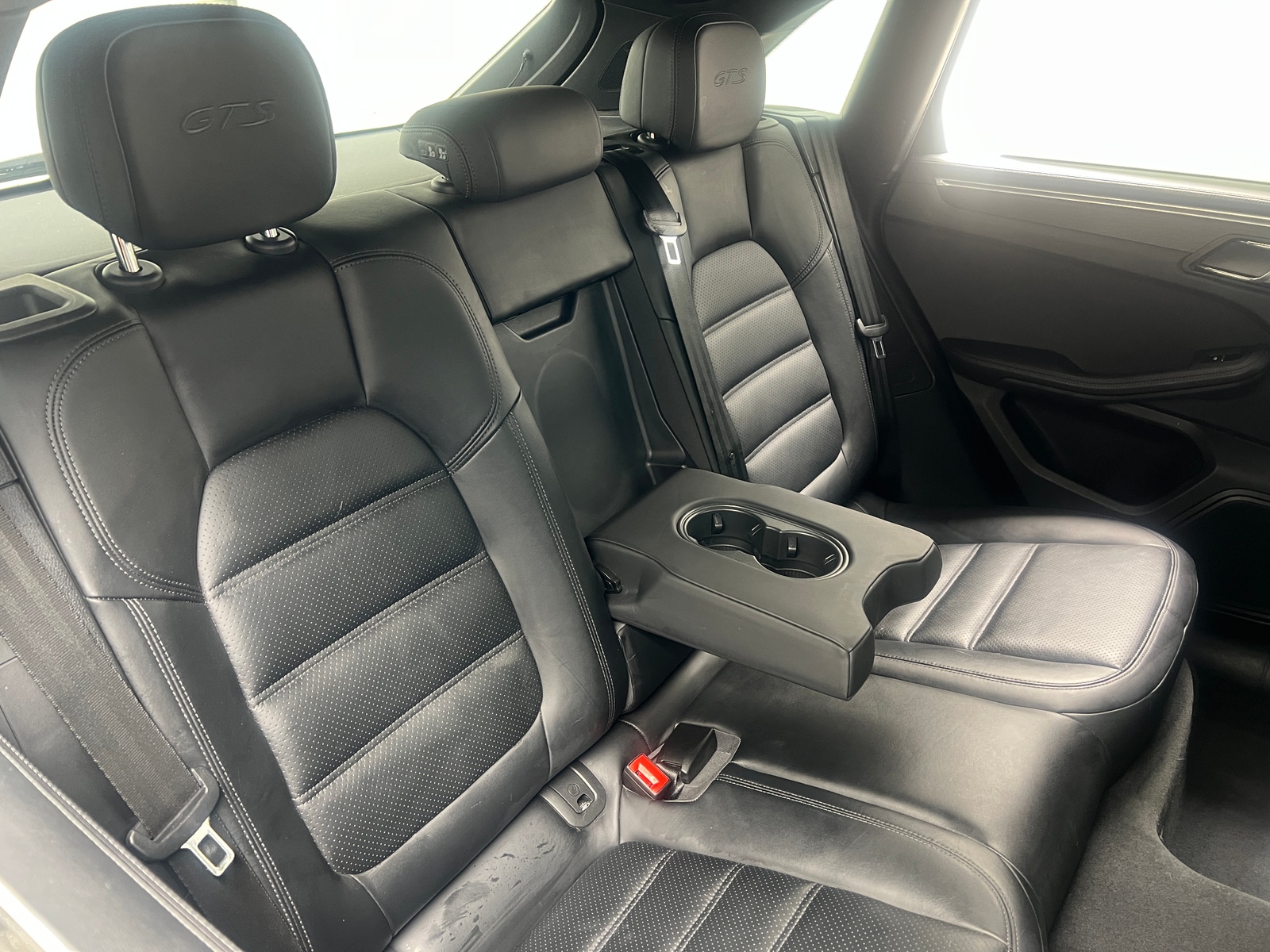 Thumbnail: 2017 Porsche Macan - 6