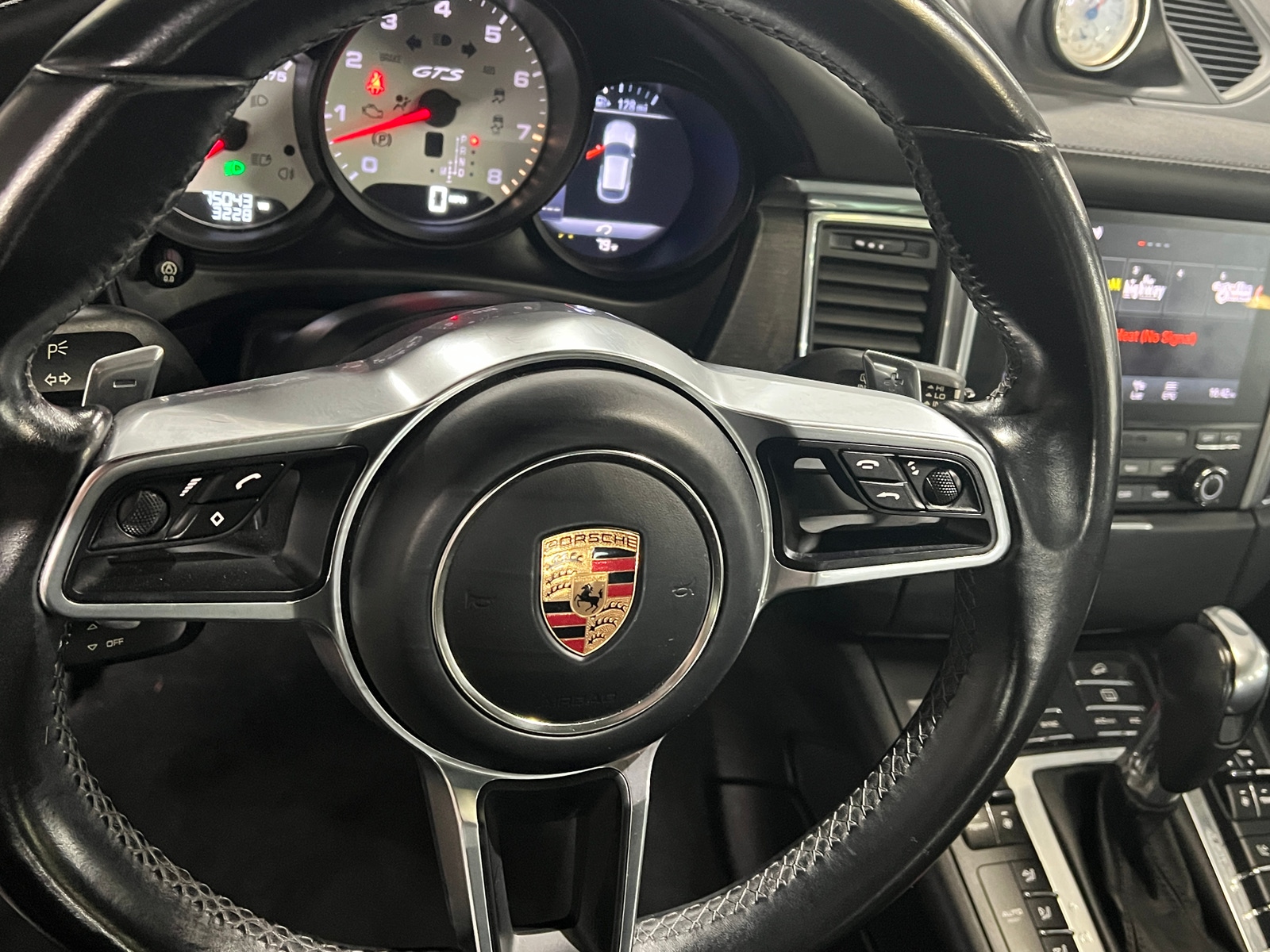 Thumbnail: 2017 Porsche Macan - 5