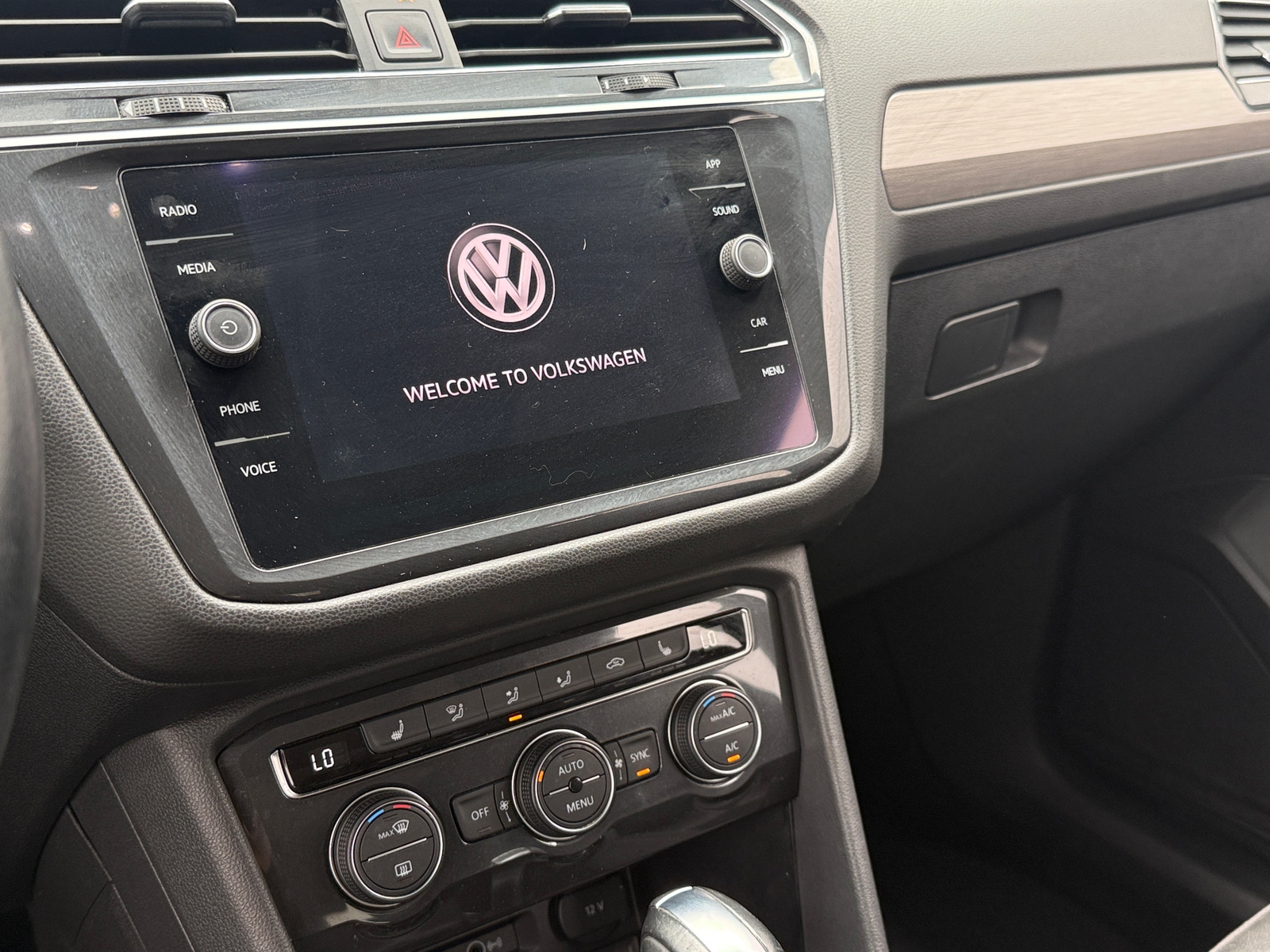 Thumbnail: 2019 Volkswagen Tiguan - 3