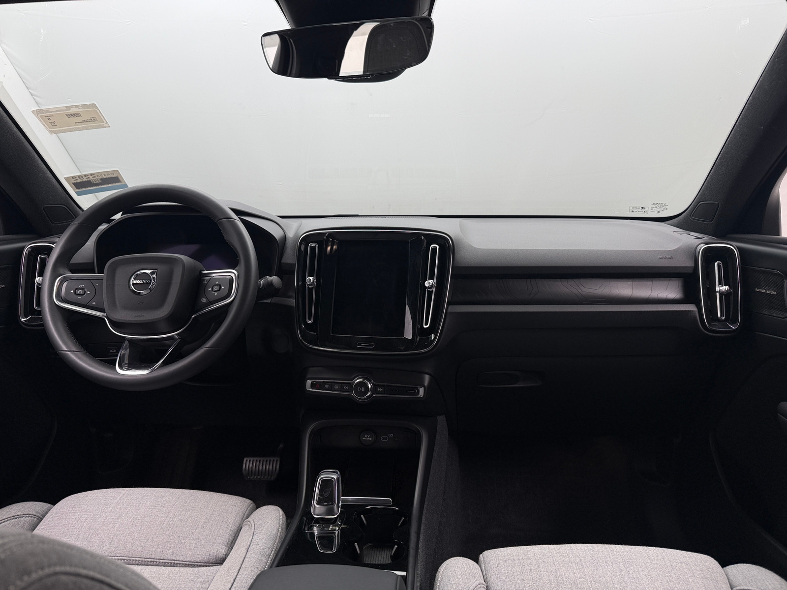 Thumbnail: 2023 Volvo C40 - 3