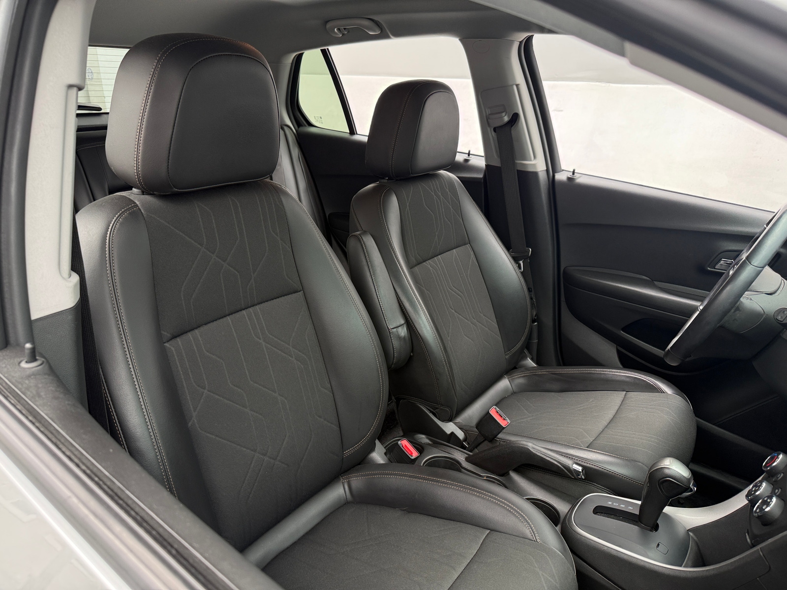 Thumbnail: 2022 Chevrolet Trax - 2