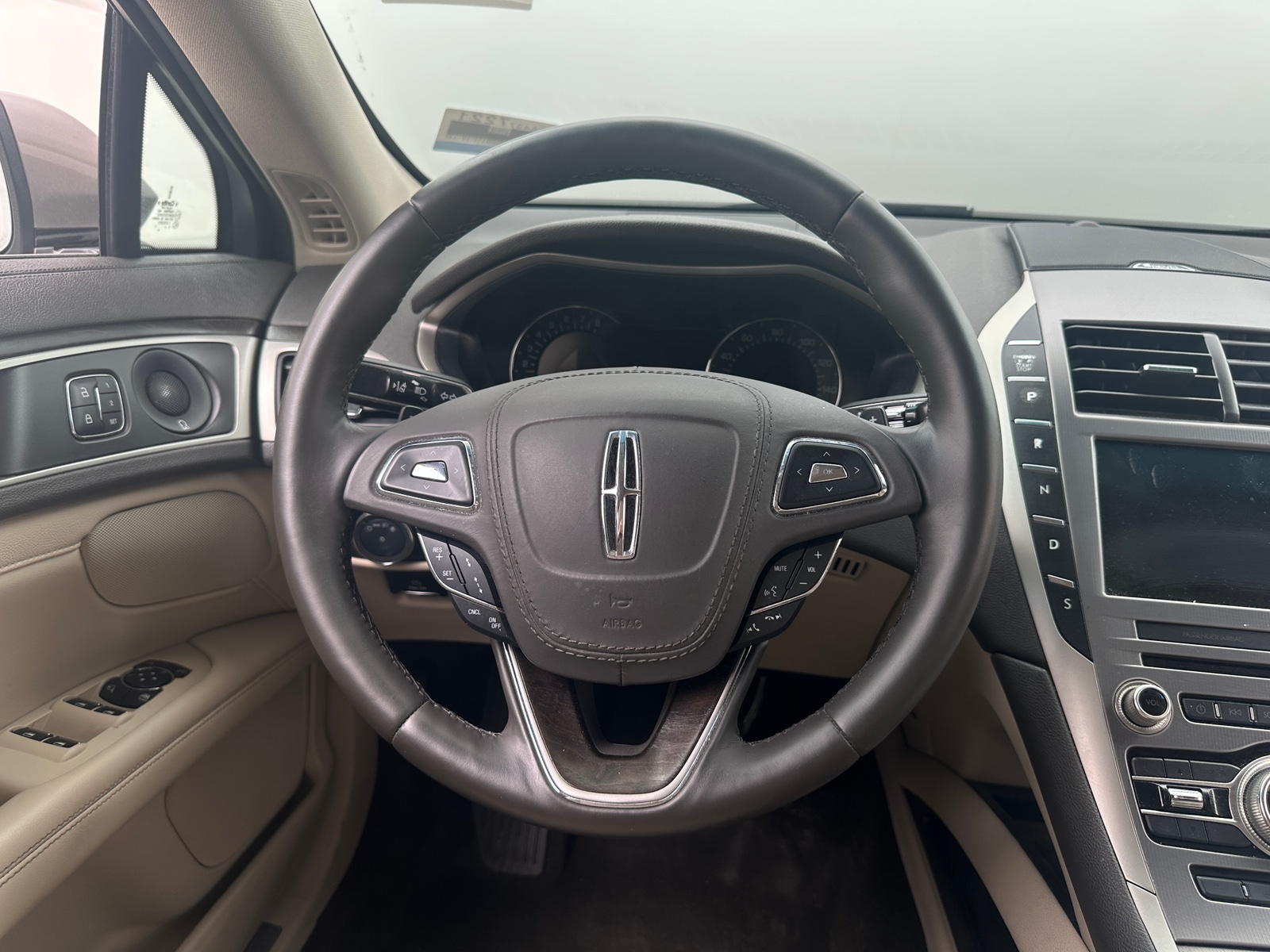 Thumbnail: 2020 Lincoln MKZ - 4