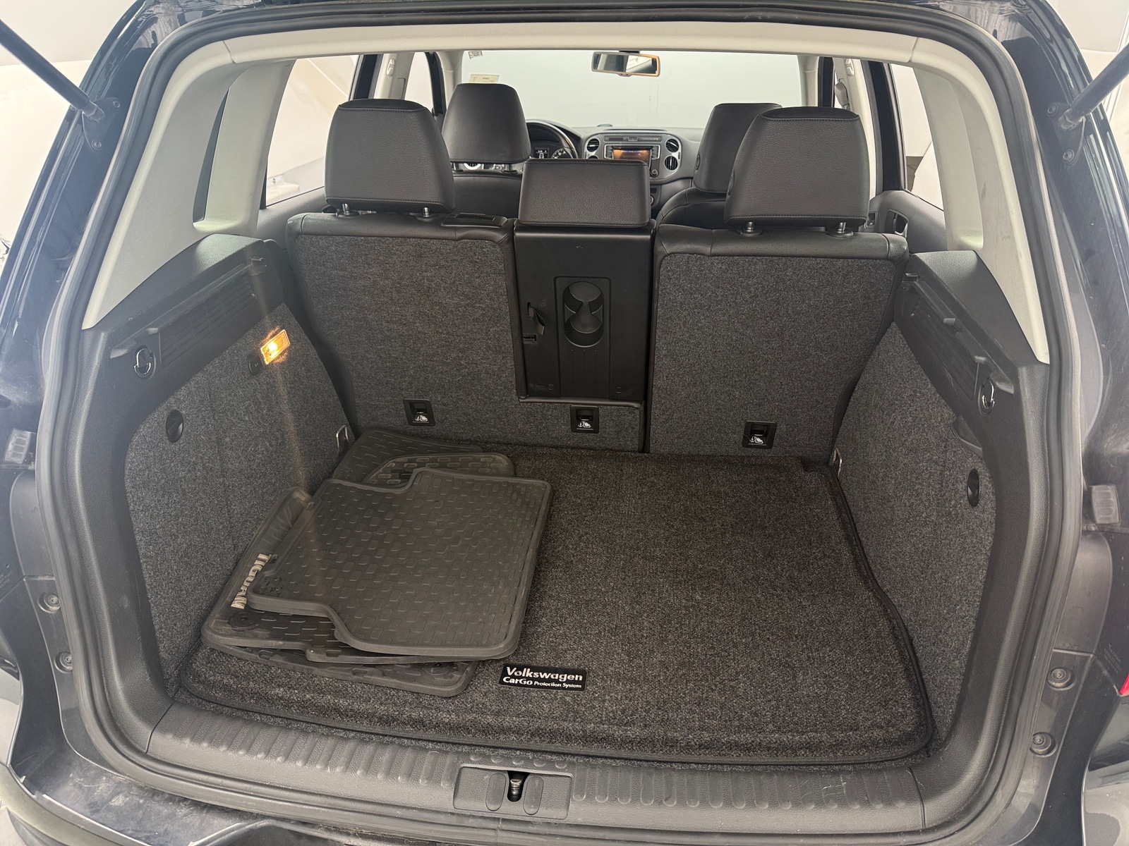 Thumbnail: 2017 Volkswagen Tiguan - 7