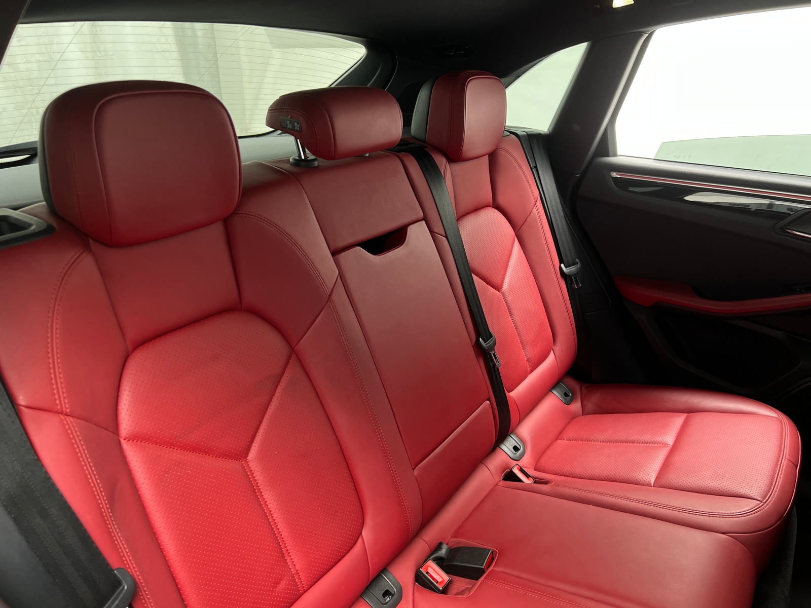 Thumbnail: 2017 Porsche Macan - 6