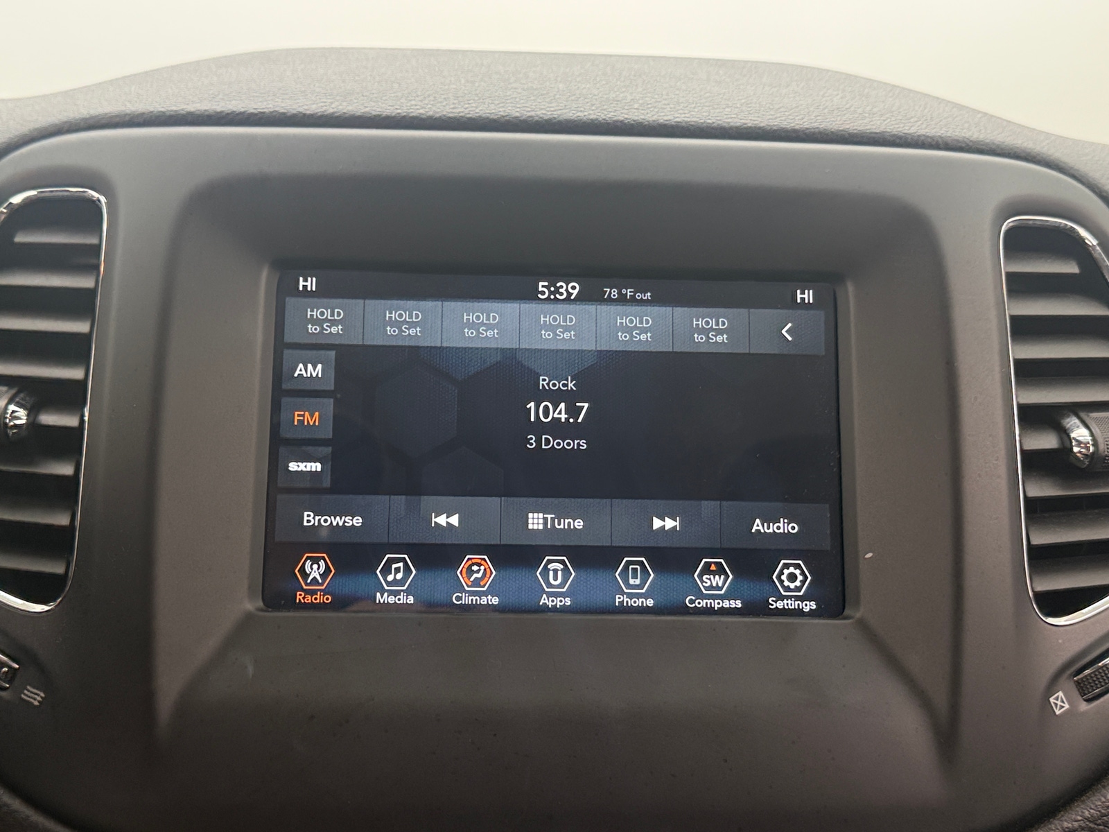 Thumbnail: 2020 Jeep Compass - 3