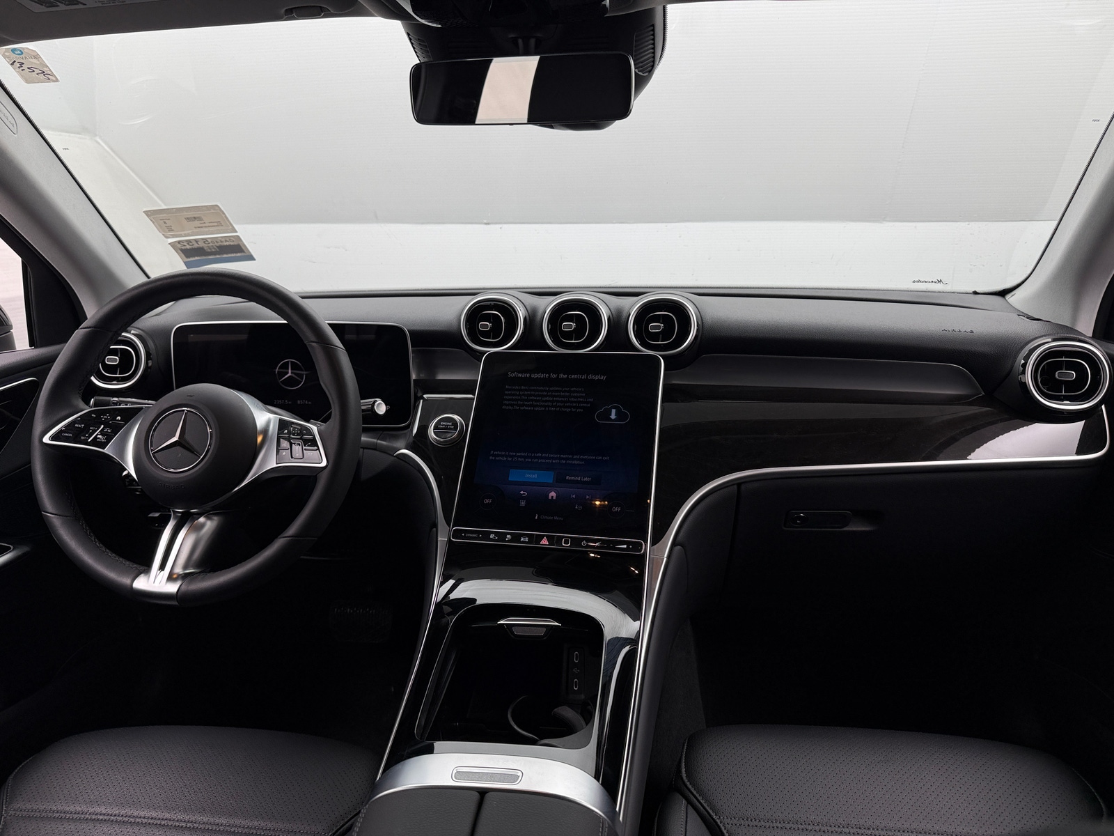 Thumbnail: 2025 Mercedes-Benz GLC - 2