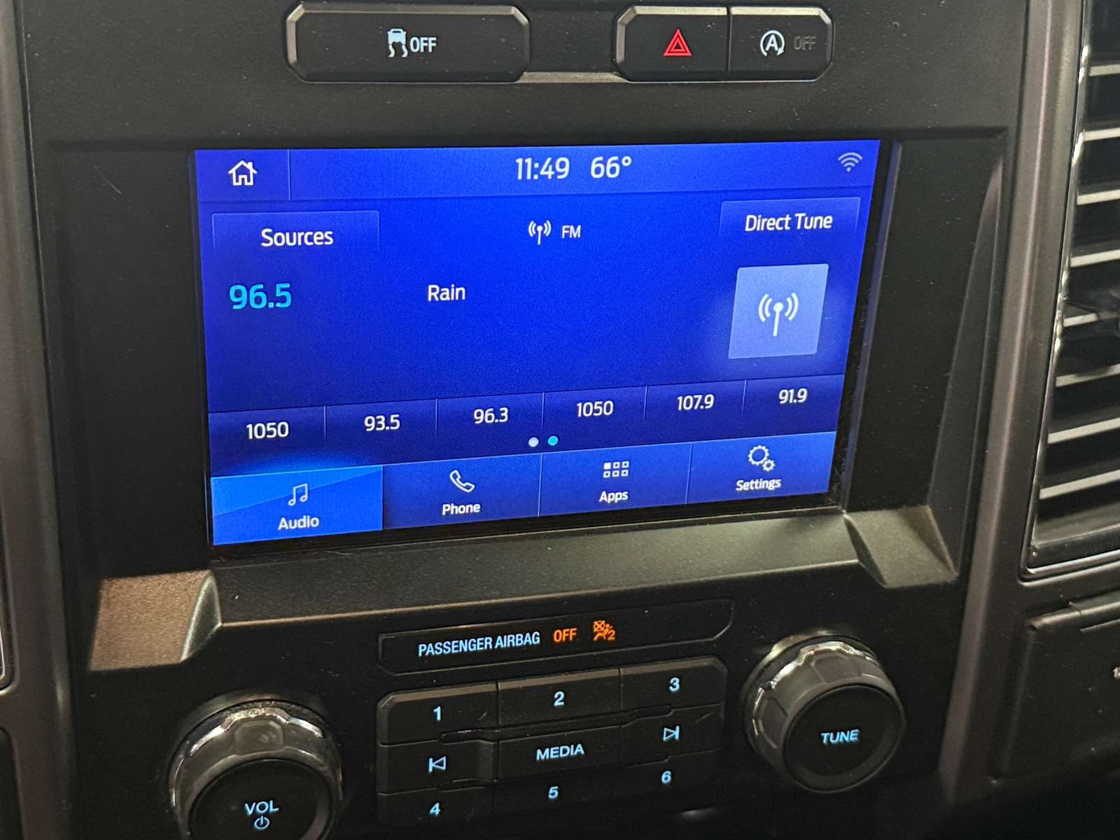 Thumbnail: 2020 Ford Econoline - 4