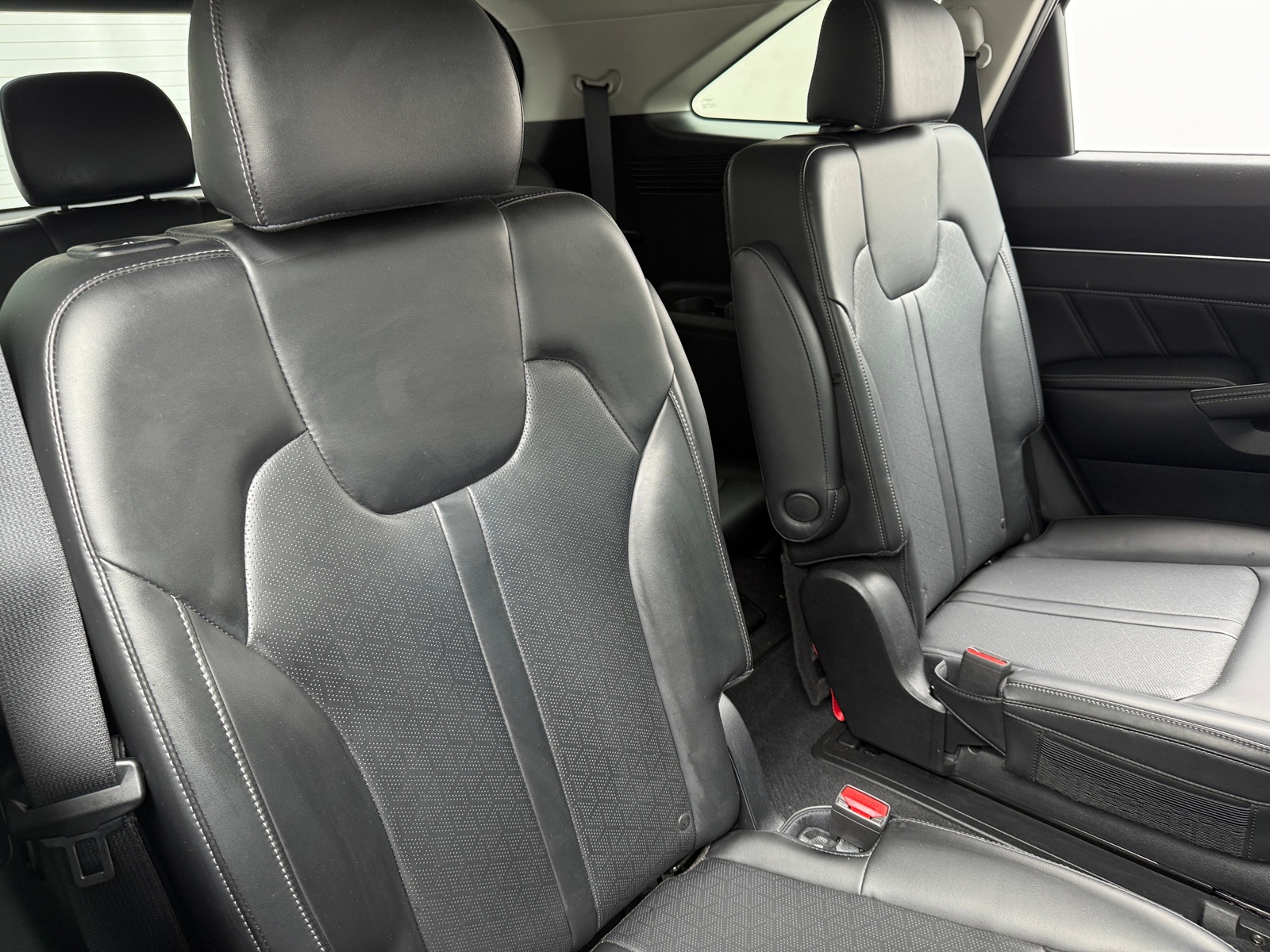 Thumbnail: 2023 Kia Sorento - 5