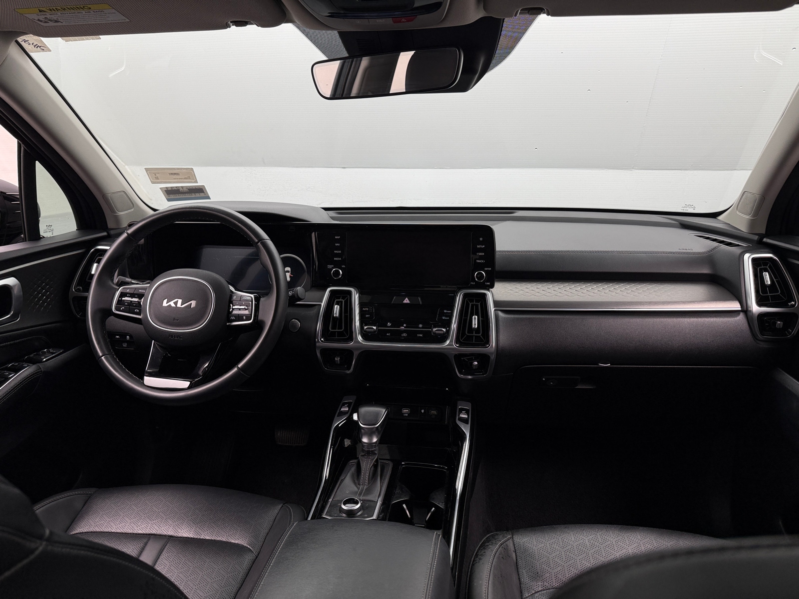 Thumbnail: 2023 Kia Sorento - 2