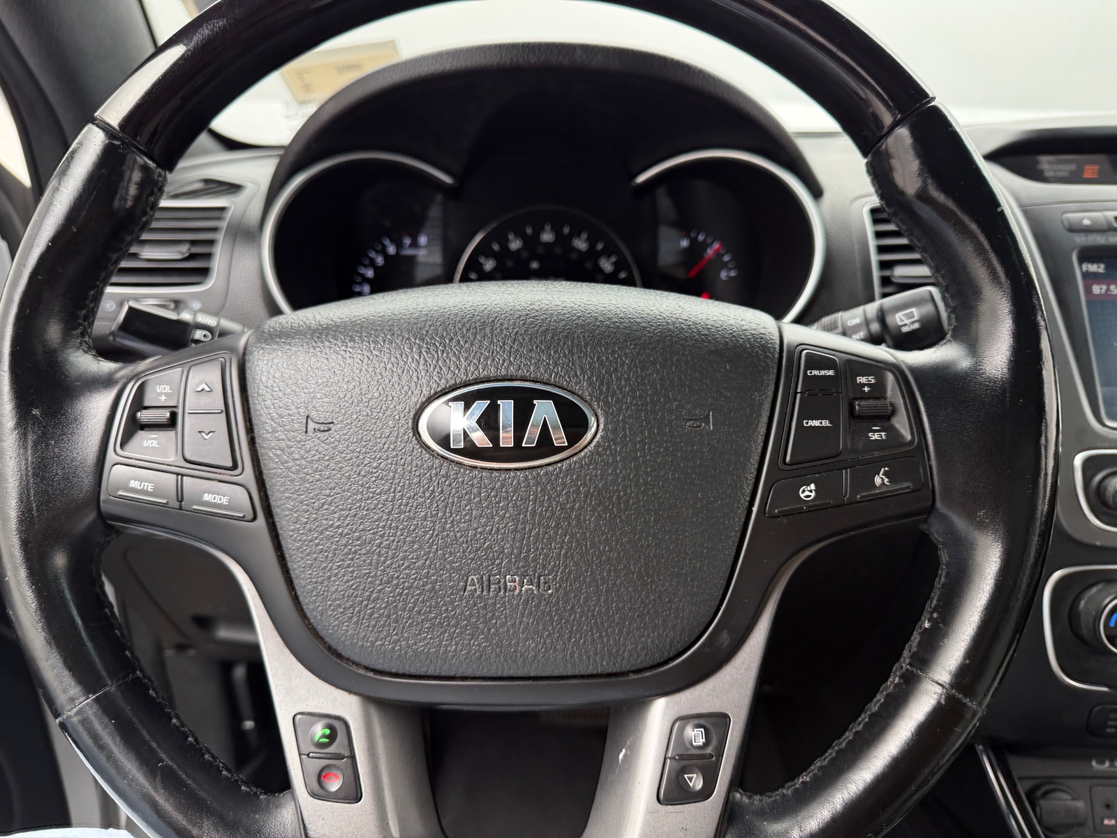 Thumbnail: 2015 Kia Sorento - 4