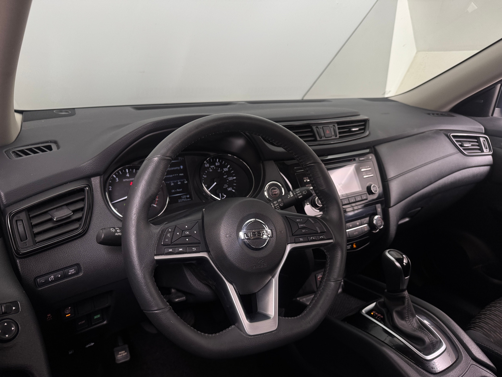 Thumbnail: 2017 Nissan Rogue - 3
