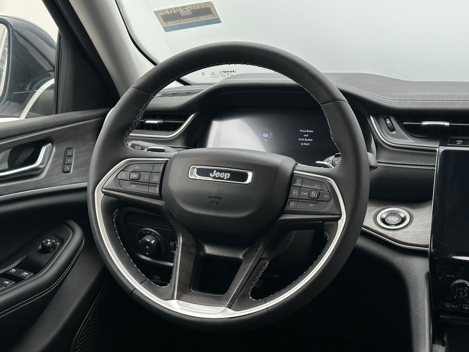 Thumbnail: 2023 Jeep Grand Cherokee - 4