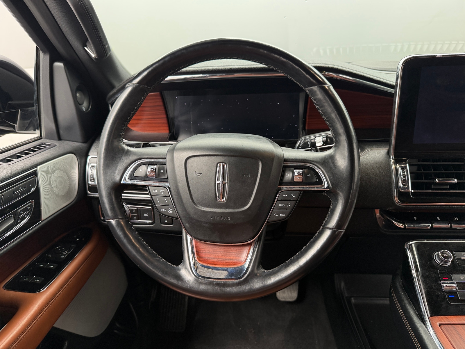 Thumbnail: 2021 Lincoln Navigator - 2