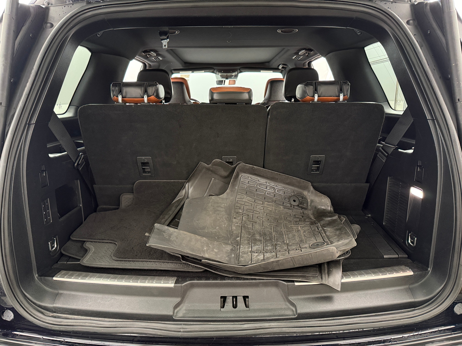 Thumbnail: 2021 Lincoln Navigator - 6