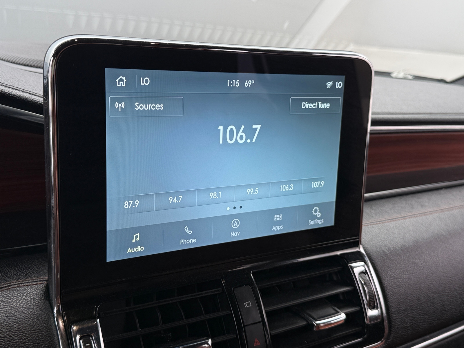 Thumbnail: 2021 Lincoln Navigator - 3