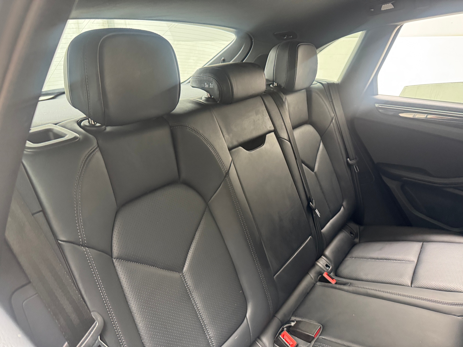 Thumbnail: 2023 Porsche Macan - 5