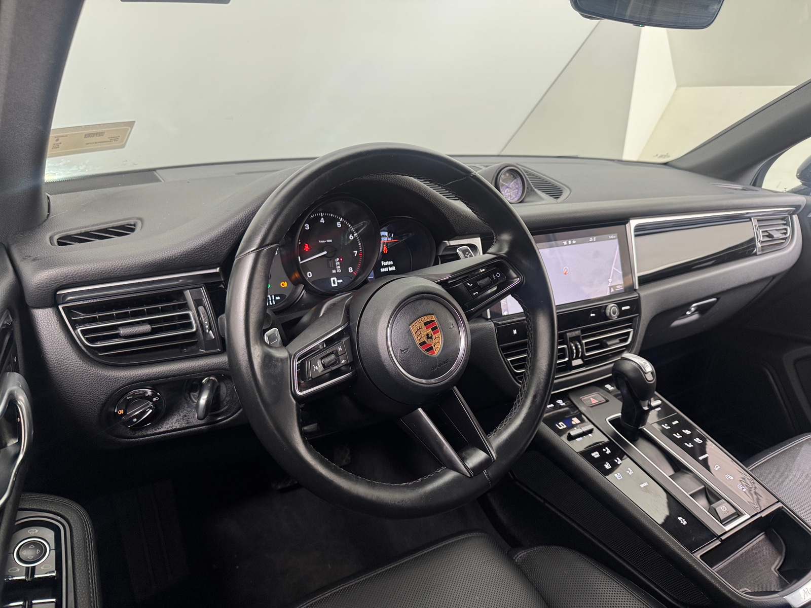 Thumbnail: 2023 Porsche Macan - 2