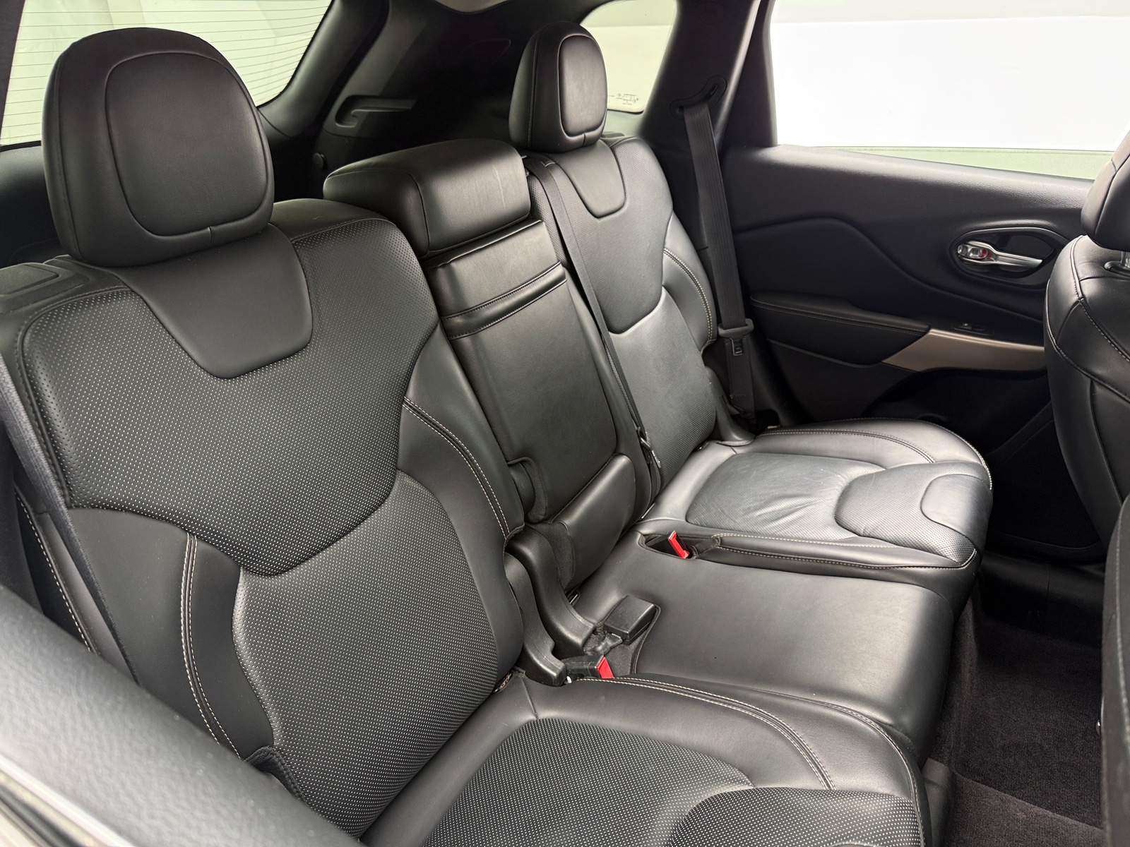 Thumbnail: 2017 Jeep Cherokee - 5